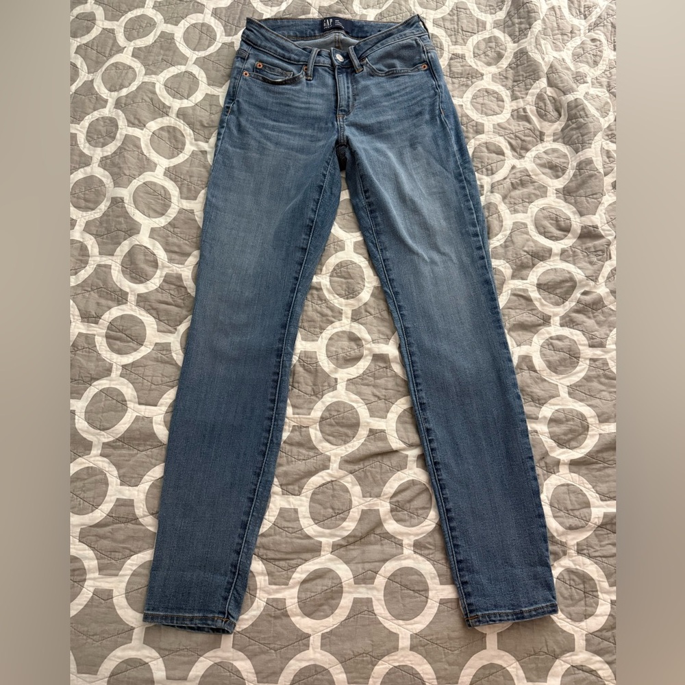 GAP Women's Skinny Jeans in Denim Blue